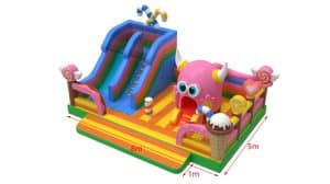 Plac Zabaw Potwory od Megaland - dmuchany plac zabaw z kolorowymi potworkami i elementami słodyczy, idealny dla dzieci do aktywnego spędzania czasu i zabaw tematycznych.